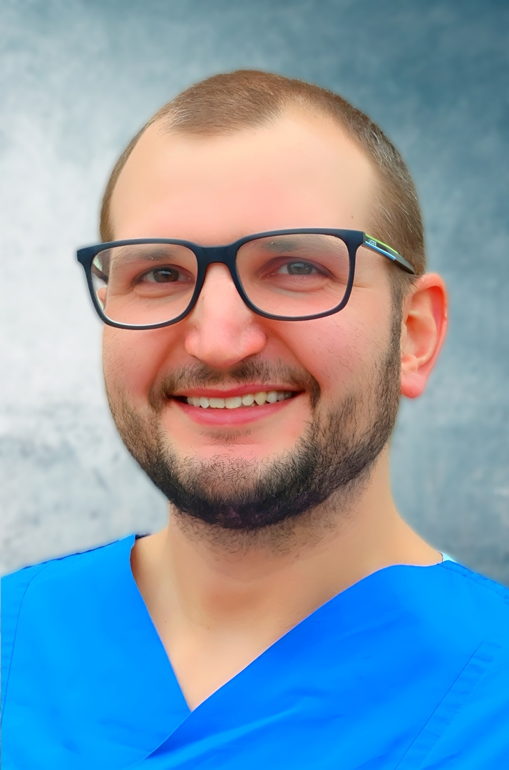 Anästhesie-Team: Maximilian Liebhart, exam. Krankenpfleger, Fachpfleger für Notfallpflege, Fachkraft für Anästhesie